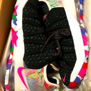 Big Kids Basketball Shoe Lebron 18